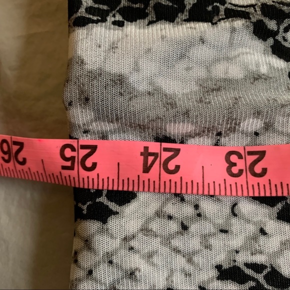 2/$30 Cable and Gauge Snakeskin Top - Picture 5 of 7